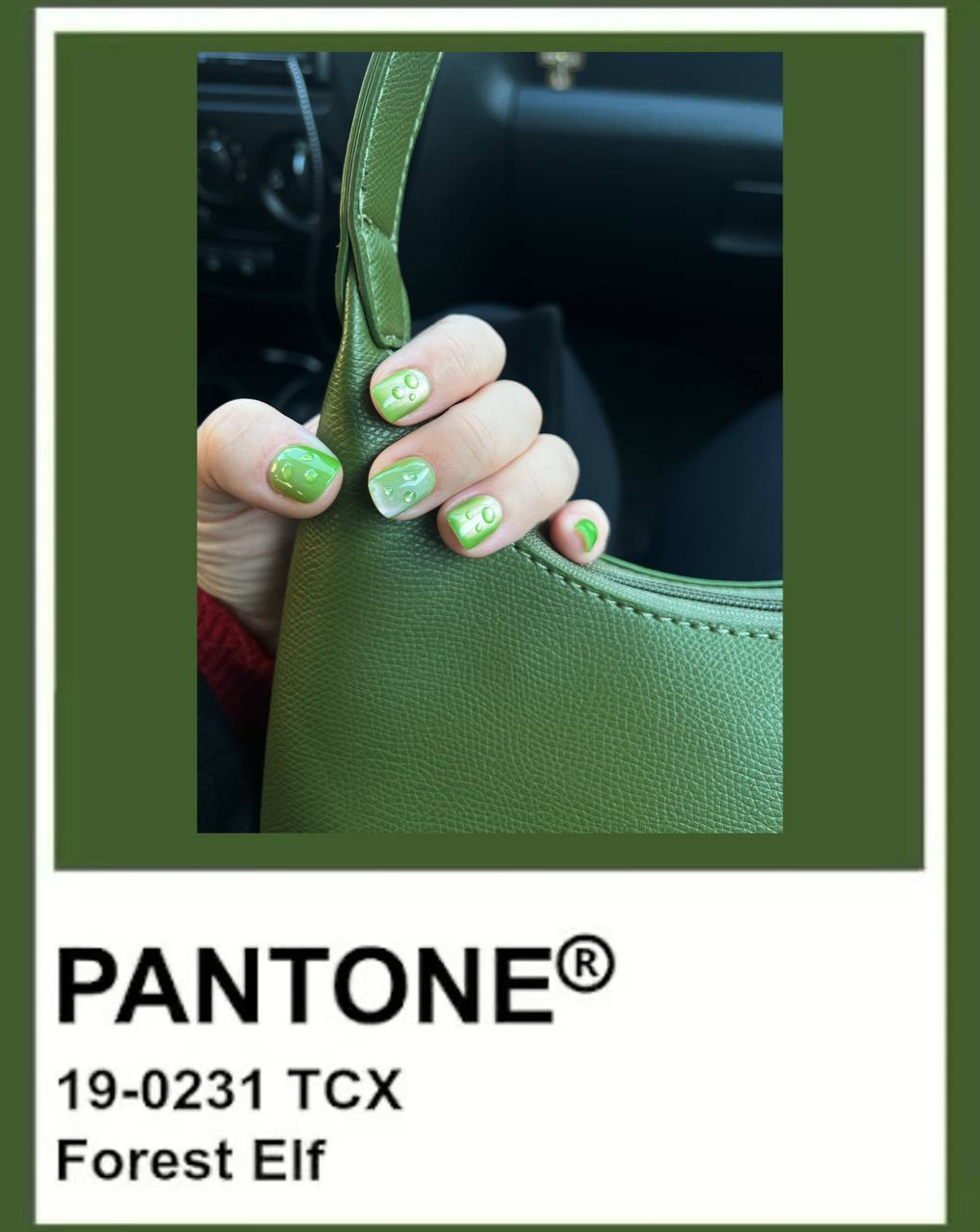 Женская рука с зелёным маникюром держит зелёную сумку, рядом образец цвета PANTONE Forest Elf